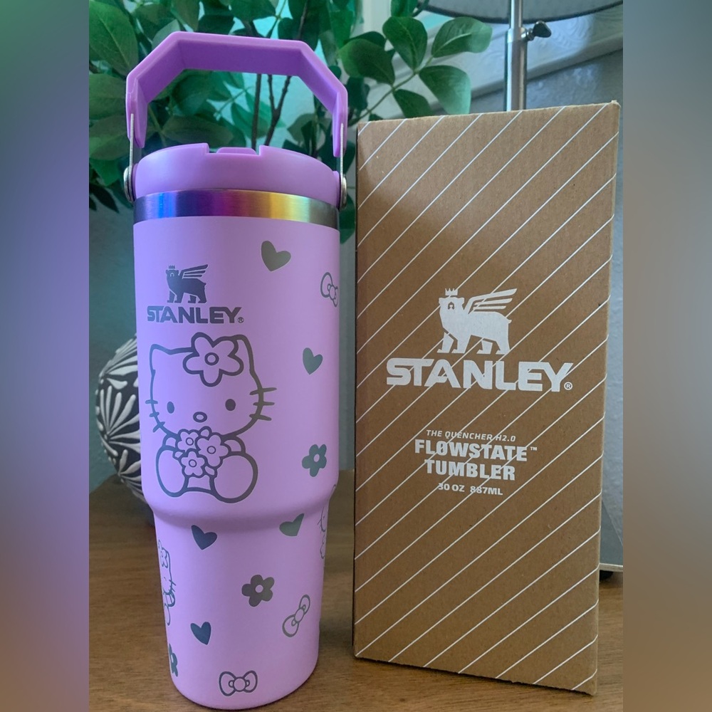 Hello Kitty 30oz tumbler